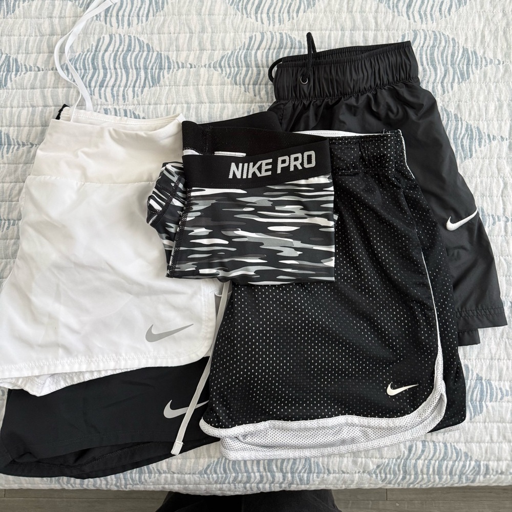 Nike Black & White Women's Athletic Shorts & Compression Set